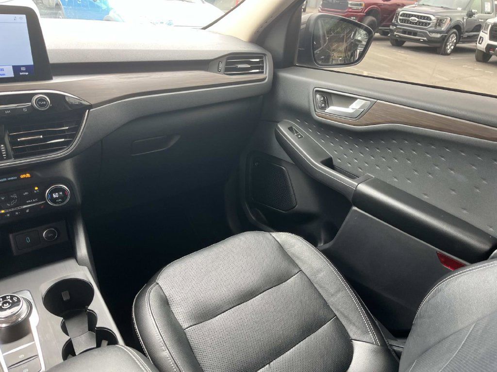 Used 2020 Ford Escape Titanium AWD/4WD image 15