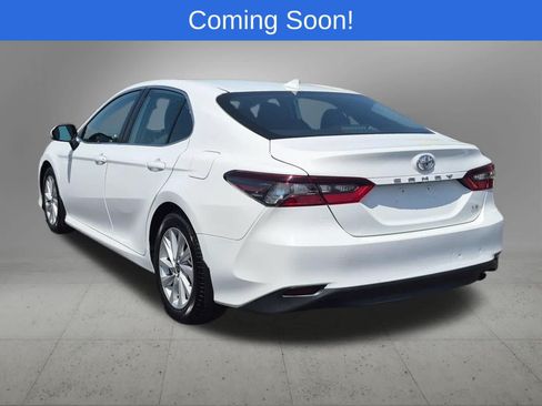 Used 2022 Toyota Camry LE FWD image 4