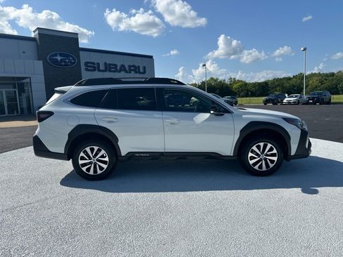 Used 2025 Subaru Outback Premium w/ Popular Package #1A AWD/4WD image 8