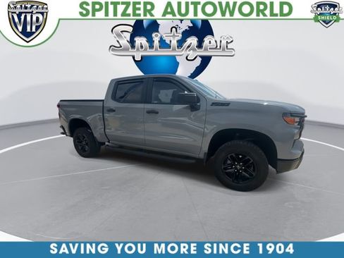Used 2025 Chevrolet Silverado 1500 Custom Trail Boss w/ LPO, Dark Essentials Package AWD/4WD image 2