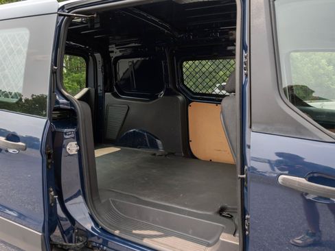 Used 2018 Ford Transit Connect XL FWD image 17