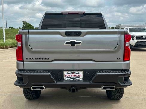 Used 2025 Chevrolet Silverado 1500 LT Trail Boss w/ Convenience Package II image 4