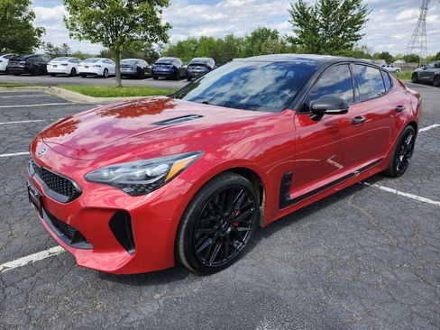 Used 2018 Kia Stinger GT2 AWD/4WD image 16