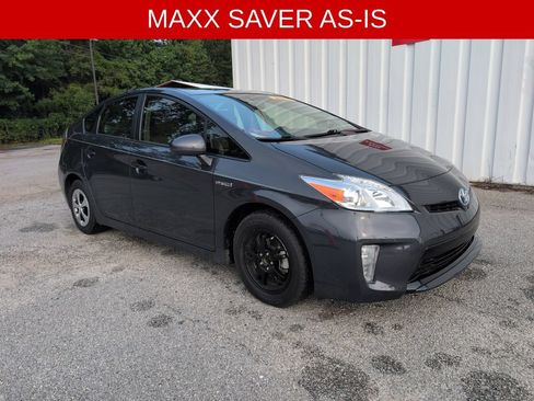 Used 2015 Toyota Prius Two FWD image 1