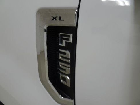 Used 2017 Ford F250 XL RWD image 16