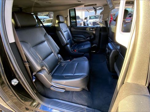 Used 2020 Chevrolet Suburban LT AWD/4WD image 19