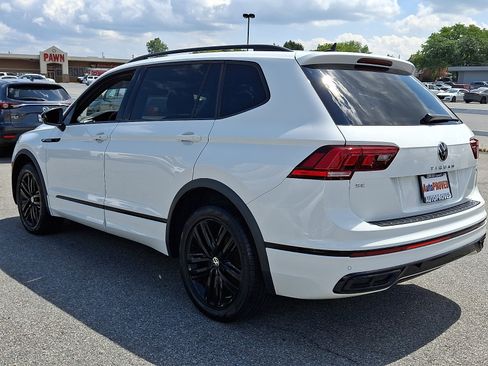 Used 2022 Volkswagen Tiguan SE R-Line AWD/4WD image 4
