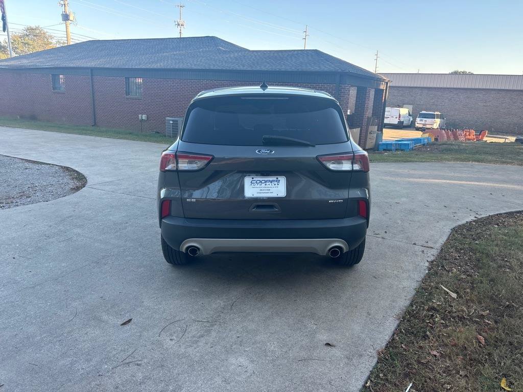 Used 2022 Ford Escape SE AWD/4WD image 4