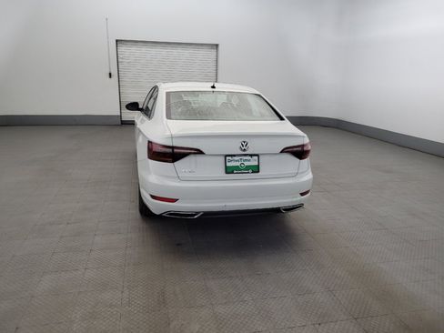 Used 2019 Volkswagen Jetta R-Line w/ R-Line Cold Weather Package FWD image 6