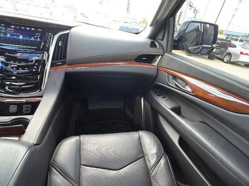 Used 2019 Cadillac Escalade ESV Premium Luxury AWD/4WD image 67