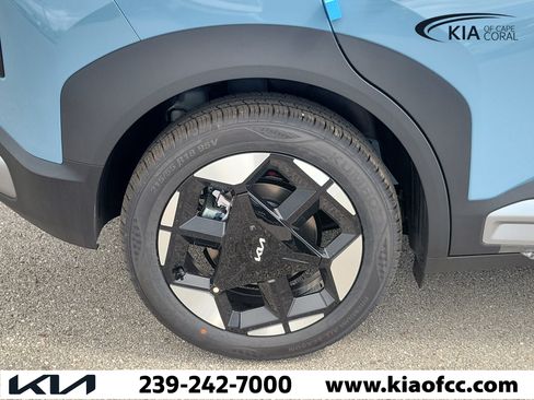 New 2027 Kia Seltos S FWD image 9