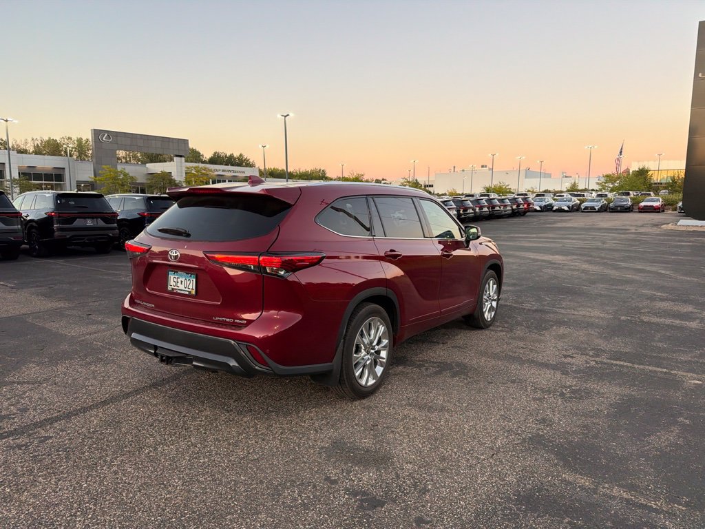 Used 2021 Toyota Highlander Limited AWD/4WD image 21