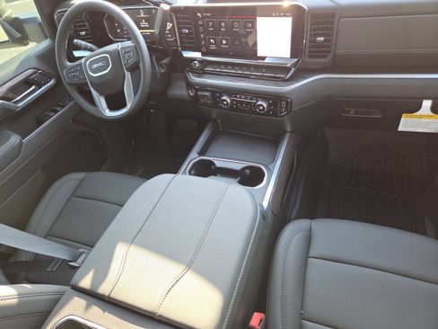 New 2026 GMC Sierra 2500 SLT w/ SLT Premium Package AWD/4WD image 28