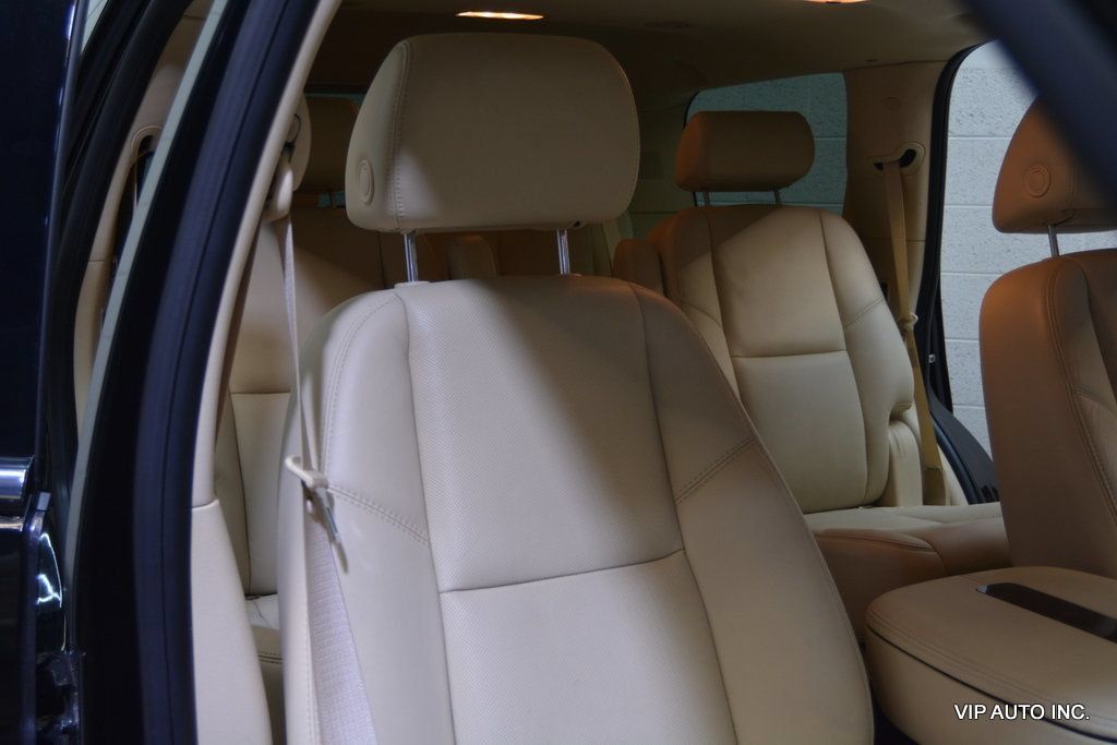 Used 2007 Cadillac Escalade AWD w/ Climate Package image 14