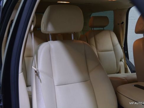 Used 2007 Cadillac Escalade AWD w/ Climate Package image 14