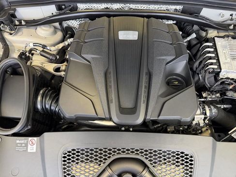 Used 2025 Porsche Macan S AWD/4WD image 27