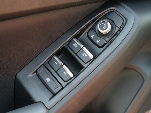 Certified 2025 Subaru Crosstrek 2.5i Limited w/ Crosstrek Mirror Package image 22