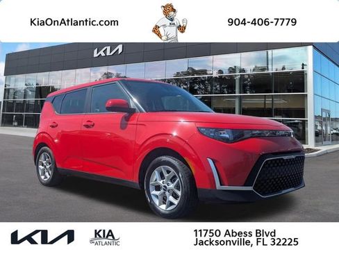 Used 2024 Kia Soul LX w/ Option Group 015 FWD image 1