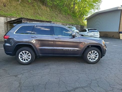 Used 2021 Jeep Grand Cherokee Laredo w/ Security & Convenience Group AWD/4WD image 6