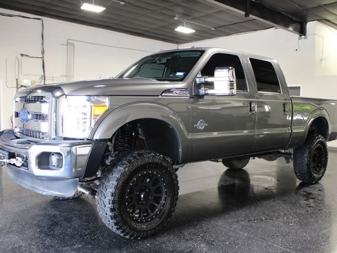 Used 2013 Ford F250 Lariat w/ Lariat Ultimate Pkg AWD/4WD image 6