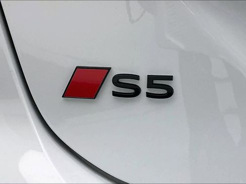 Certified 2025 Audi S5 Premium Plus w/ Premium Plus Package AWD/4WD image 32