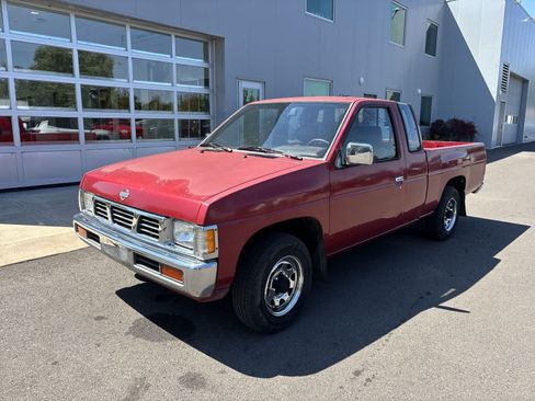 Used 1993 Nissan Pickup 2WD King Cab image 8