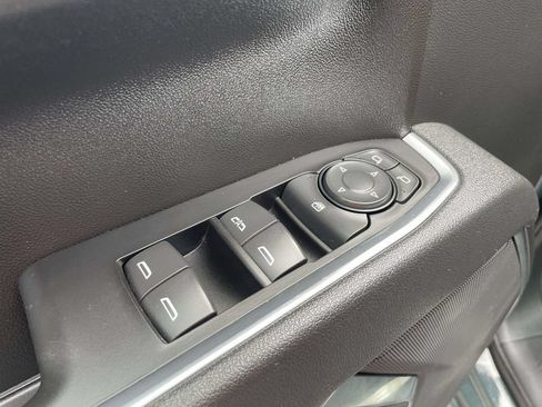Used 2025 Chevrolet Silverado 1500 LT AWD/4WD image 17