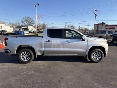 Used 2021 Chevrolet Silverado 1500 LT image 2