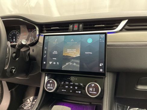 Used 2024 Jaguar F-PACE R-Dynamic S image 16