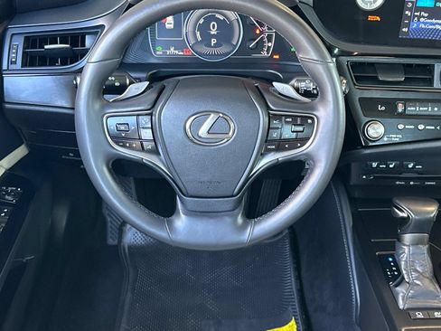 Used 2022 Lexus ES 300h w/ Premium Package FWD image 11