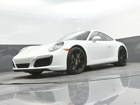 Certified 2018 Porsche 911 Carrera 4 image 30