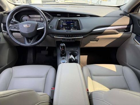 Used 2023 Cadillac XT4 Luxury w/ Cold Weather Package AWD/4WD image 16