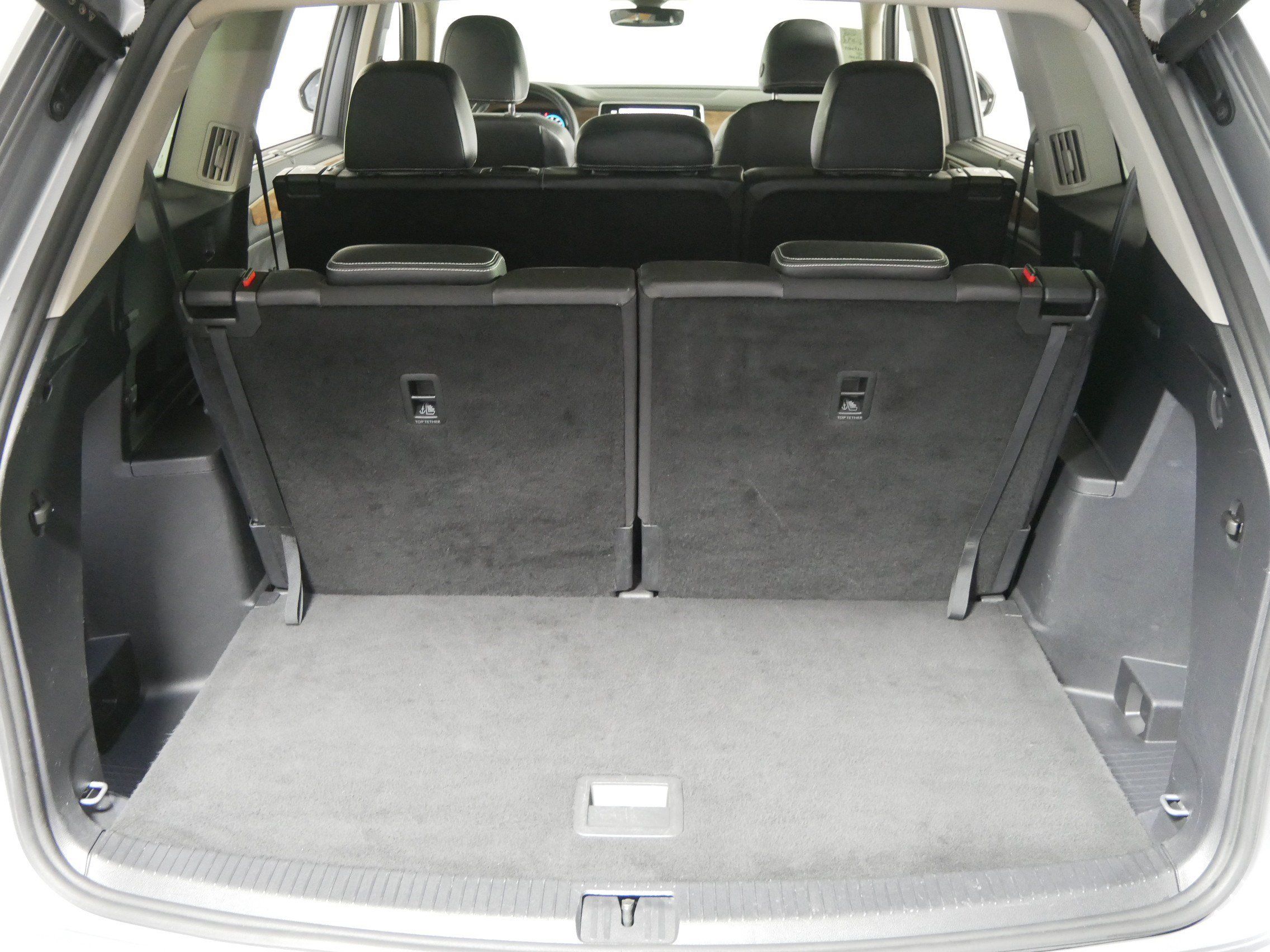 Used 2024 Volkswagen Atlas SE AWD/4WD image 18