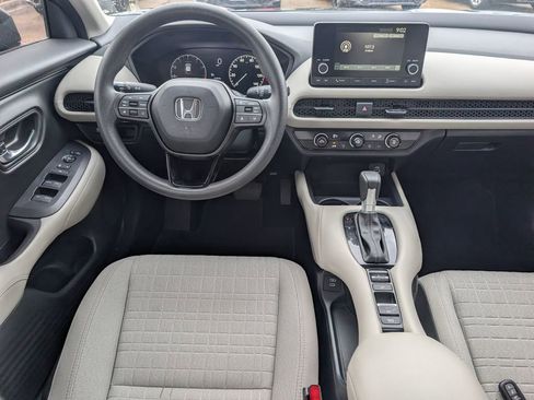 Certified 2025 Honda HR-V LX image 27
