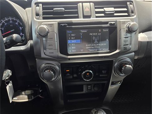 Used 2018 Toyota 4Runner SR5 AWD/4WD image 18