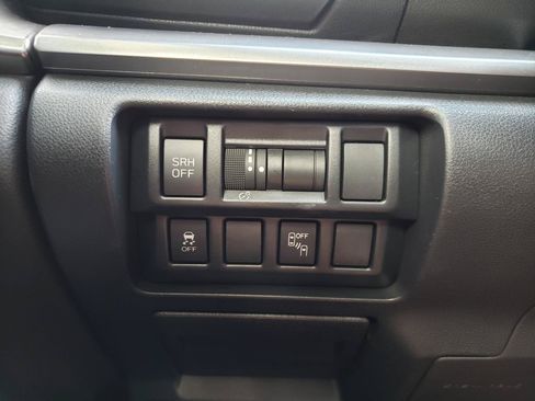 Used 2019 Subaru Crosstrek 2.0i Limited w/ Moonroof Package w/Navigation AWD/4WD image 19
