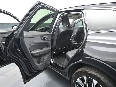 Used 2025 Volvo XC60 B5 Plus AWD/4WD image 18