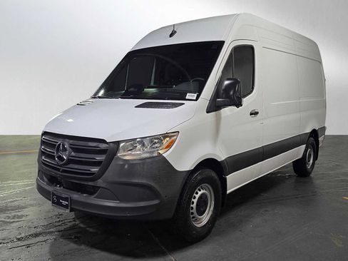 Used 2025 Mercedes-Benz Sprinter 2500 image 7