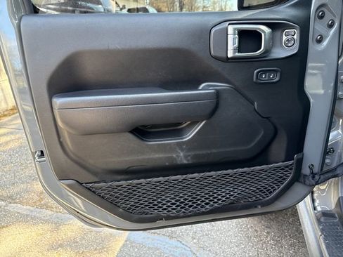 Used 2022 Jeep Wrangler Unlimited Sport image 16