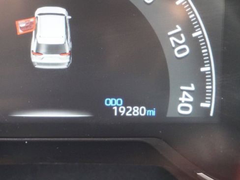 Certified 2025 Toyota RAV4 LE image 10