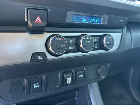 Used 2021 Toyota Tacoma SR5 RWD image 25