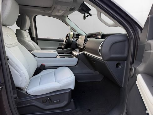 New 2027 Ford Expedition Max Platinum w/ Driver's Package RWD image 15