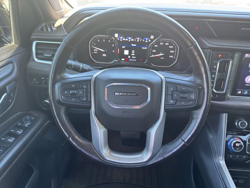 Used 2021 GMC Yukon Denali w/ Denali Premium Package AWD/4WD image 12