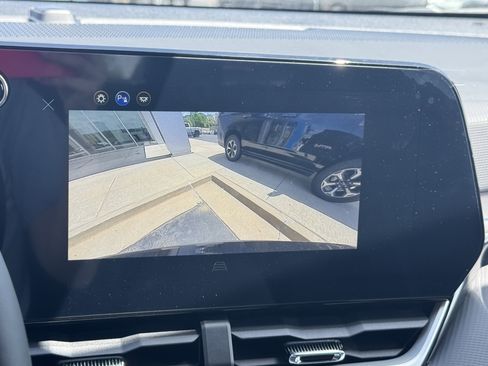 New 2026 Chevrolet Equinox LT image 17