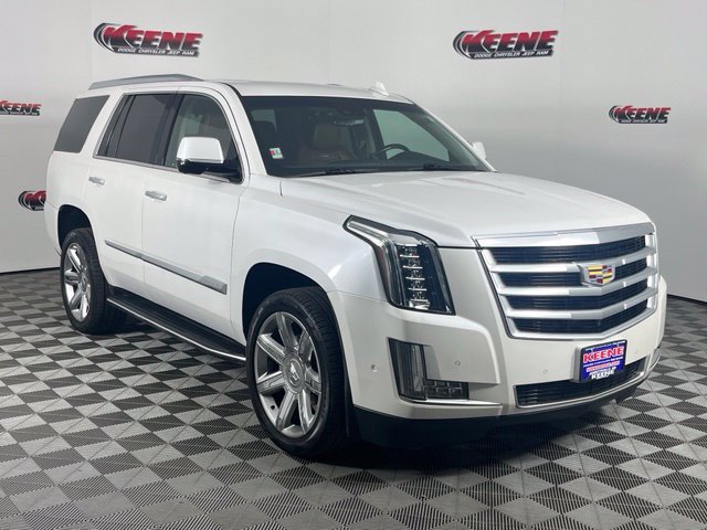 Used 2018 Cadillac Escalade Luxury AWD/4WD image 2