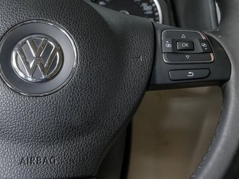 Used 2014 Volkswagen Tiguan SE image 11