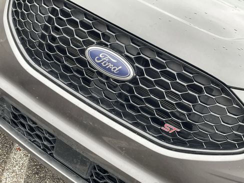 Used 2019 Ford Edge ST w/ Cold Weather Package image 35
