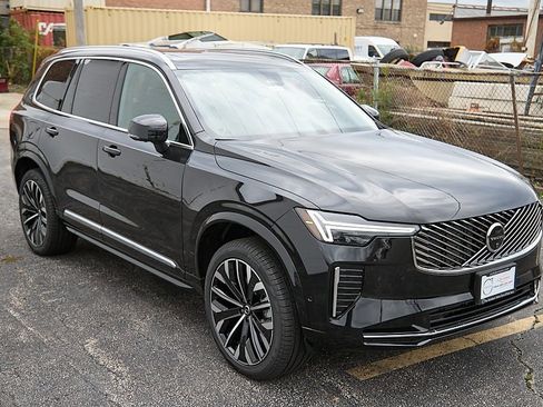 New 2026 Volvo XC90 B6 Plus w/ Protection Package Premier image 4