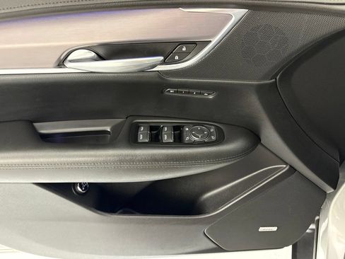 Used 2018 Cadillac XT5 Premium Luxury FWD image 32