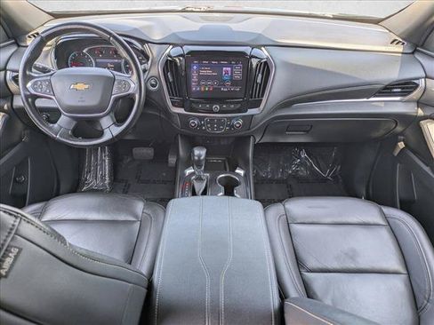 Used 2022 Chevrolet Traverse LT FWD image 17